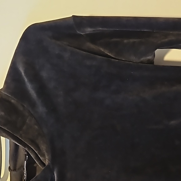 Fashion Nova velvet TRACKSUIT (top and bottom) - Picture 3 of 6